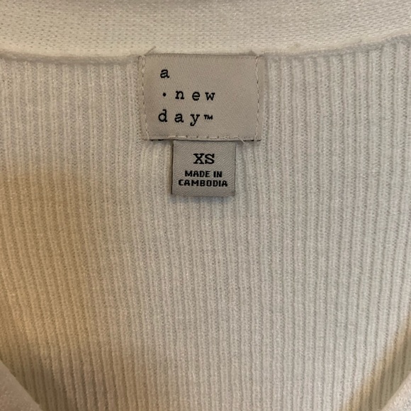 A New Day White Ribbed Sweater with Puff Sleeves - Picture 5 of 5